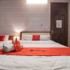 Отель RedDoorz near Lotte Center Hanoi, фото 4