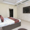 Отель OYO 11532 Hotel SR Grand, фото 7