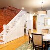 Отель Modernized DC Rowhome in city-center, фото 14