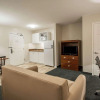 Отель Suburban Studios Melbourne Airport, фото 28