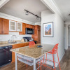 Отель CozySuites at 800 Tower, фото 5
