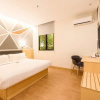 Отель 7 Days Premium Hotel Jatinegara, фото 7
