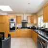 Отель 3 Bedroom House In Central Wimbledon, фото 2