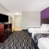 Отель La Quinta Inn & Suites by Wyndham Bridge City, фото 21