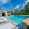 Отель Makana Pool House 5 Bedroom Home by RedAwning, фото 18