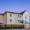 Отель Candlewood Suites Lake Jackson Clute, an IHG Hotel, фото 17