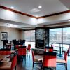 Отель Comfort Suites Johnson City near University, фото 7