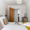 Отель Modern Luxury Apartment, Sleeps 6, Best Location, фото 6