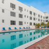 Отель Tropics Hotel, фото 1