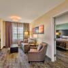 Отель Staybridge Suites Bismarck, an IHG Hotel, фото 4