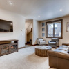 Отель New 3bdr Luxury -fireplace,on-site Parking,kids Ski Free 3 Bedroom Townhouse by RedAwning, фото 18