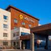 Отель La Quinta Inn & Suites by Wyndham Anchorage Airport, фото 1