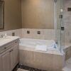 Отель Greenhill Court Vacation Home, фото 7