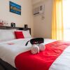 Отель RedDoorz Premium near MRT North Avenue Station, фото 5