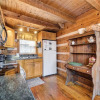 Отель Bear Cave Haus  2 Bedroom Home with Hot Tub, фото 5