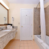 Отель Tower Inn And Suites Of Guilford - Madison, фото 19