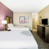 Отель La Quinta Inn & Suites by Wyndham Hillsboro, фото 7