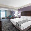 Отель La Quinta Inn & Suites by Wyndham Port Lavaca, фото 25