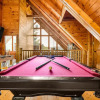 Отель Cades Cove by AvantStay Treetop Haven in Smokey Mountains w Hot Tub Game Room Home Theatre, фото 28