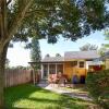 Отель Starfish Cottage - Two Bedroom Home, фото 24