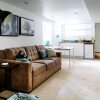 Отель Argyle Basement Elegant 1 BR and Sofabed, фото 3