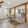 Отель Modern Gem 2 Homes Rental Sleeps 10, фото 16