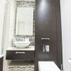 Отель E1 Stunning Two Bathroom Modern Flat, фото 23