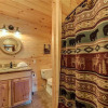 Отель Rocky Top Lookout 4 Bedroom Home with Hot Tub, фото 12