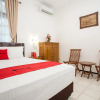 Отель RedDoorz near Sanan Malang, фото 19