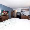 Отель HomeTowne Studios by Red Roof Wilmington - New Castle, фото 5