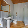 Отель StayAU Conifer Cottage Lakeside Haven, фото 5