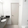 Отель Luxurious One-bedroom With in Suite Laundry and Parking, фото 10
