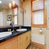 Отель Solstice 11 Amazing Location on Golf Course, Heated Garage, Private Washer Dryer by RedAwning, фото 8