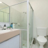 Отель Pleasant 3 Bedroom House With Garden Close to CBD, фото 10