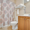 Отель Lasalle 1c/2c · Spacious Gated Units w/ Parking Great for Families, фото 16