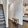 Отель Cozysuites Luxe 3BR Uptown Home Great Rooftop, фото 2
