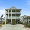 Отель Coast is Clear by Oak Island Accommodations, фото 26