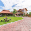 Отель RedDoorz Plus @ Starhomes Olivianville, фото 27