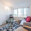 Отель BEST PRICE!! - Contractor Heaven! 4 Singles beds or 2 King Size, Southsea Apartment- FREE PARKING, S, фото 5