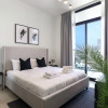Отель WelHome - Dubai Delight: Luxe Living 1BR at Binghatti Luna, фото 7