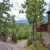 Отель Artistic Mountain 2 Bedroom Home with Hot Tub, фото 17