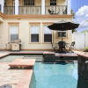 Отель Quality 4 bed villa featuring a pool & spa, фото 1