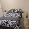 Отель Stunning 3-bed House in Wolverhampton, фото 5