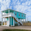 Отель Sea Glass Cottage 2 Bedroom Home, фото 24