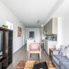 Отель Newly Decorated Trendy Condo Sleeps 4, фото 3