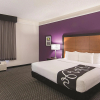 Отель La Quinta Inn & Suites by Wyndham Phoenix Scottsdale, фото 2