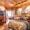 Отель Three Peaks Mountain Lodge 5 Bedroom Home by RedAwning, фото 5