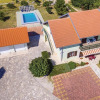 Отель Amazing Home in Lisicic With 4 Bedrooms, Wifi and Outdoor Swimming Pool, фото 1