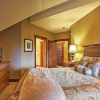 Отель Ski-in/ski-out Breckenridge Resort Condo at Peak 7, фото 5