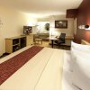 Отель Red Roof Inn Dayton North Airport, фото 20